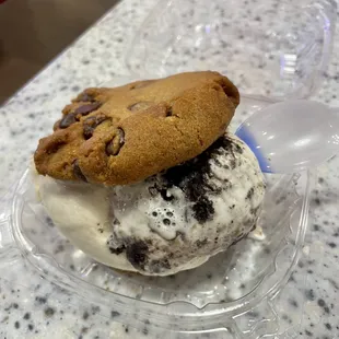 Ice Cream Sandwich
