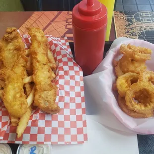 2 piece fish n chips and onion rings