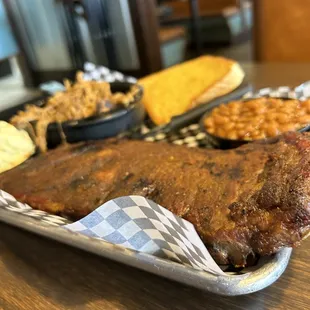 Half rack St. Louis spare ribs