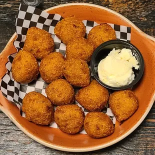 2'3'2022 Hushpuppies