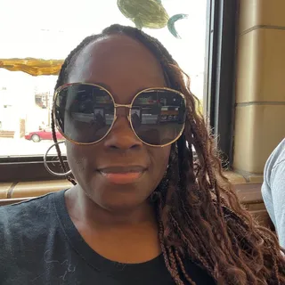 Tracey S.