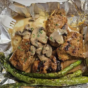 Take put of pork medallions, asparagus, mashed, with mushroom marsala sauce #yum #ReviewsByRL