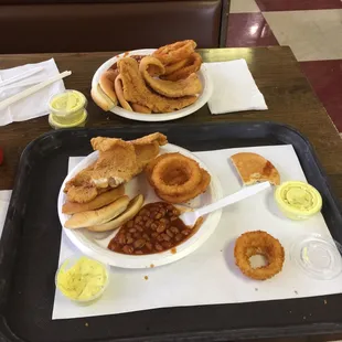 Went by and got 2 Catfish plates today for me and my dad. It was a nice surprise how fresh all the food was. I will be back!