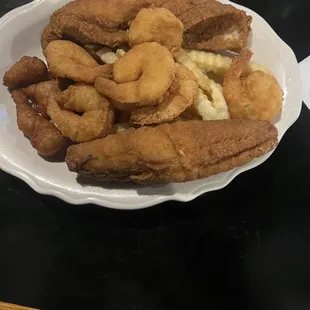 The fried flounder and shrimp plate.