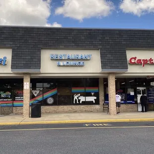 the outside of a restaurant