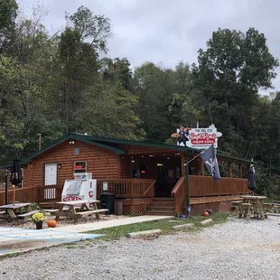 the outside of the restaurant