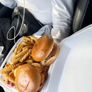 Captain’s Hot chicken