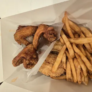 Combo dinner $17 2 pieces fish and 3 whole wings