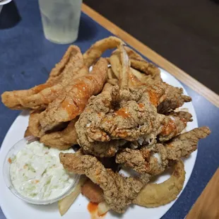 food, chicken wings and fried chicken