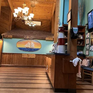 interior, pizza