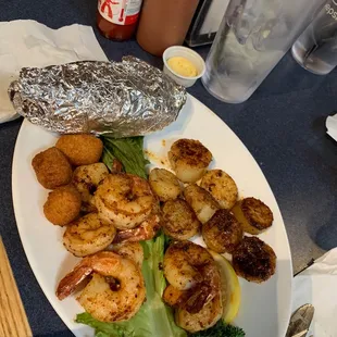 Broiled platter-grilled shrimp and broiled scallops