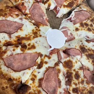Medium ham pizza