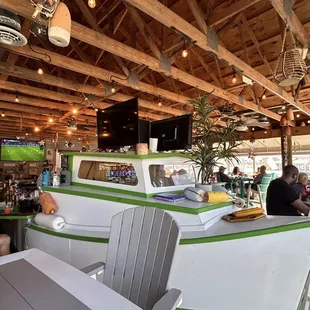 sushi and sashimi, interior