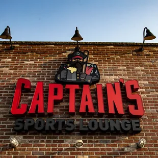 Captain&apos;s Sports bar restaurant