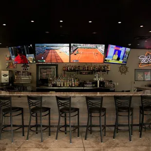 Captain&apos;s bar and entertainment