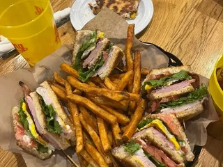 The Landing Eatery & Pub