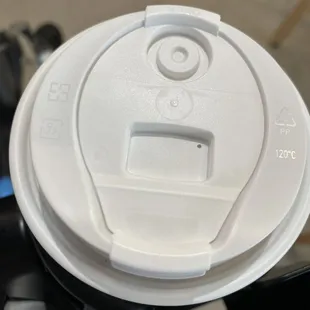 I feel like more coffee shops should have a lid like this for hot drinks