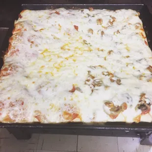 Delicious looking pizza pie from Caputos