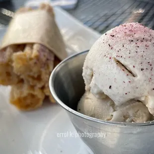 Churros (warm) with vanilla ice cream