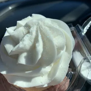 Wedding cupcake- excellent!