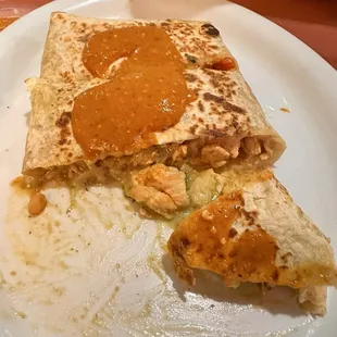 Super Quesadilla with chicken and spicy salsa