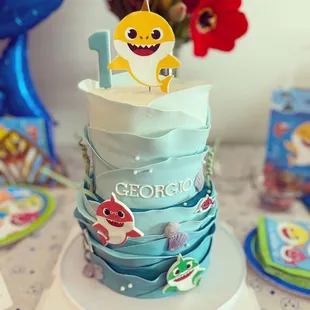 a baby shark cake