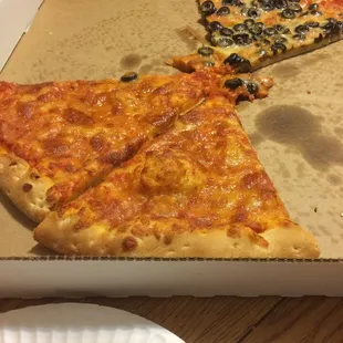 Caramel's Ice Cream & Pizza