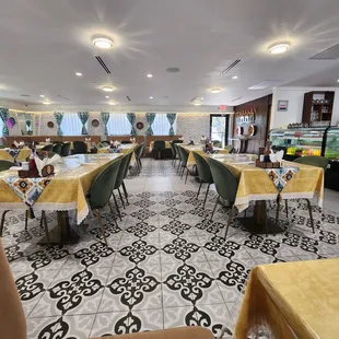 sushi and sashimi, interior