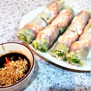 Ends completely open, leaving components to dry out and fall, especially given - repurposed shredded lettuce? That was a first. And a last.