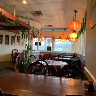 Space in restaurant before customers.