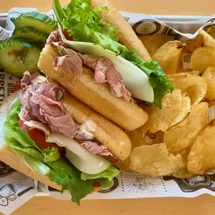 Build your own Pit Roast Beef on Hoagie Bread with Lettuce, Tomato and Cheese.