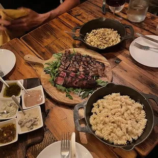 Mac and cheese, ribeye / picanha , corn