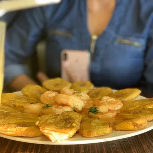 Camarones al ajillo/ Shrimp in garlic sauce