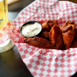 food, chicken wings and fried chicken
