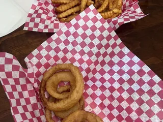 R J's Eatery