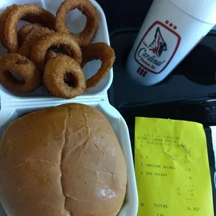 1st meal from The Cardinal Drive In!!!! Yummy! Huge portions. Good ice!!!! Does not take cards (only neg). Very busy but quick service! A+++