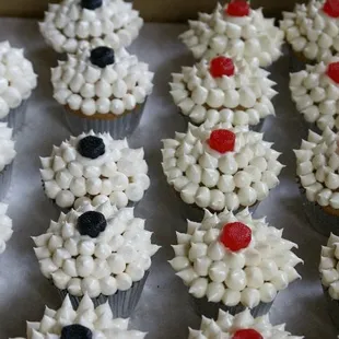 Cardinali's Bakery cupcakes