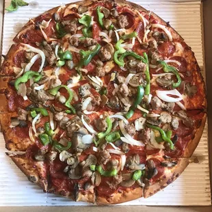 Cardo 's Special Pizza