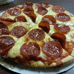 X-Small pepperoni pizza. So much flavor. You can't go wrong at Cardo's.