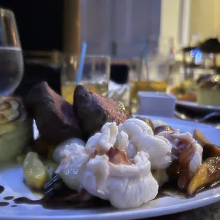 Filet with lobster