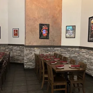Spacious dining area for large groups &amp; families