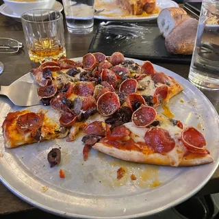 8" Signature Thin Crust Pizza
