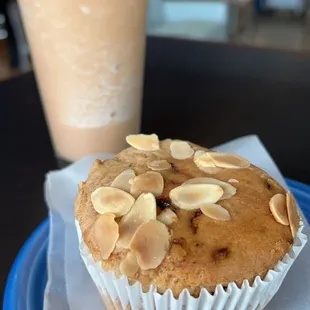 Chai cold fusion &amp; vegan cherry almond muffin