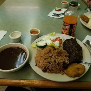 Jerk chicken w/side of beens