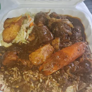 Oxtails..Cabbage and plantains