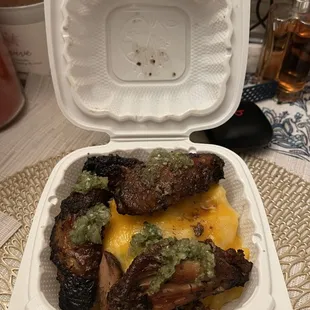 4 Jerk Wings and 1 side (Mac n cheese)