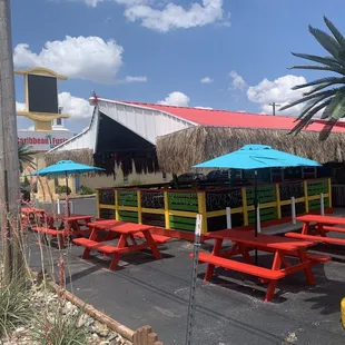 Lots of outdoor seating and great music