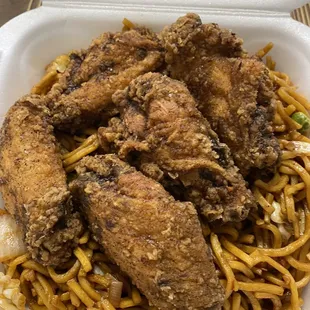 Jerk flavored wings with vegetable Lo Mein