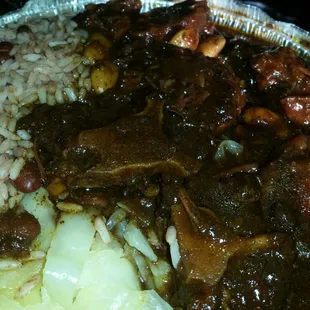 Large Oxtails with cabbage, rice and peas