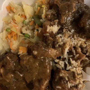 Oxtails with white rice and cabbage!